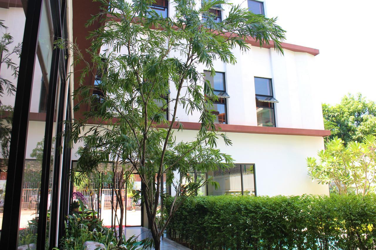 De Ninth Boutique Hotel & Spa Phnom Penh Exteriör bild